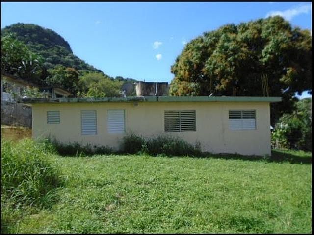 2nd image of 437 Calle 18