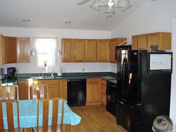 4th image of 1 Jones Ave