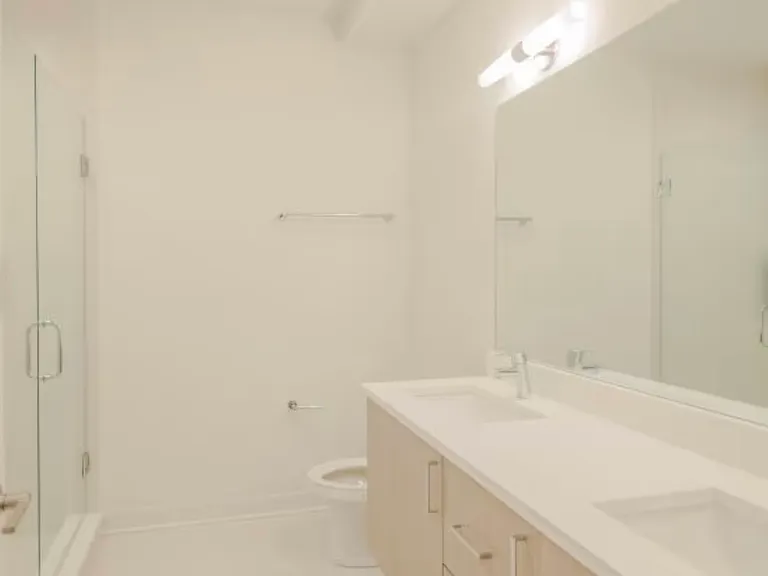 838 W Erie St #3E — Photo 2