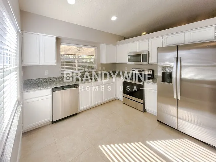 542 Queensbridge Dr — Photo 7