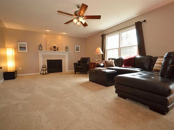 2nd image of 195 Wyndham Dr