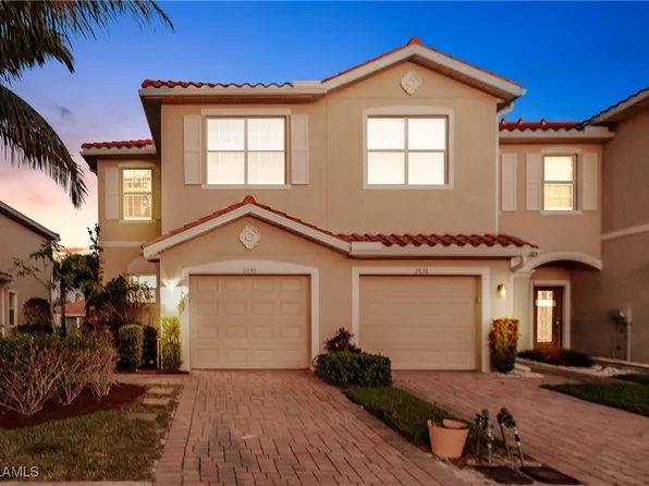 2640 Blossom Way, Naples, FL 34120