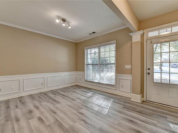 2nd image of 1646 Hedington Ct