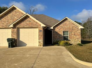 9100 Shadow Oak Dr, Tyler, TX 75707