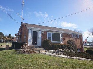 800 Sunset Dr, Butler, PA 16001