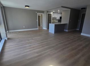 9800 W Bay Harbor Dr APT 305, Bay Harbor Islands, FL 33154