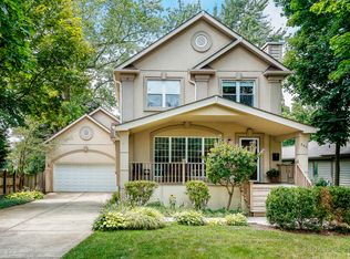 240 Traver Ave, Glen Ellyn, IL 60137