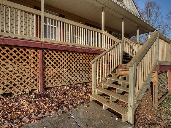 5th image of 138 Emerald Hills Dr