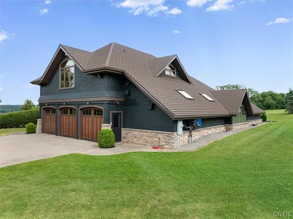 8944 Tibbitts Rd, New Hartford, NY 13413