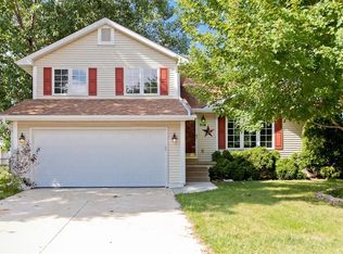 954 71st St NE, Cedar Rapids, IA 52402