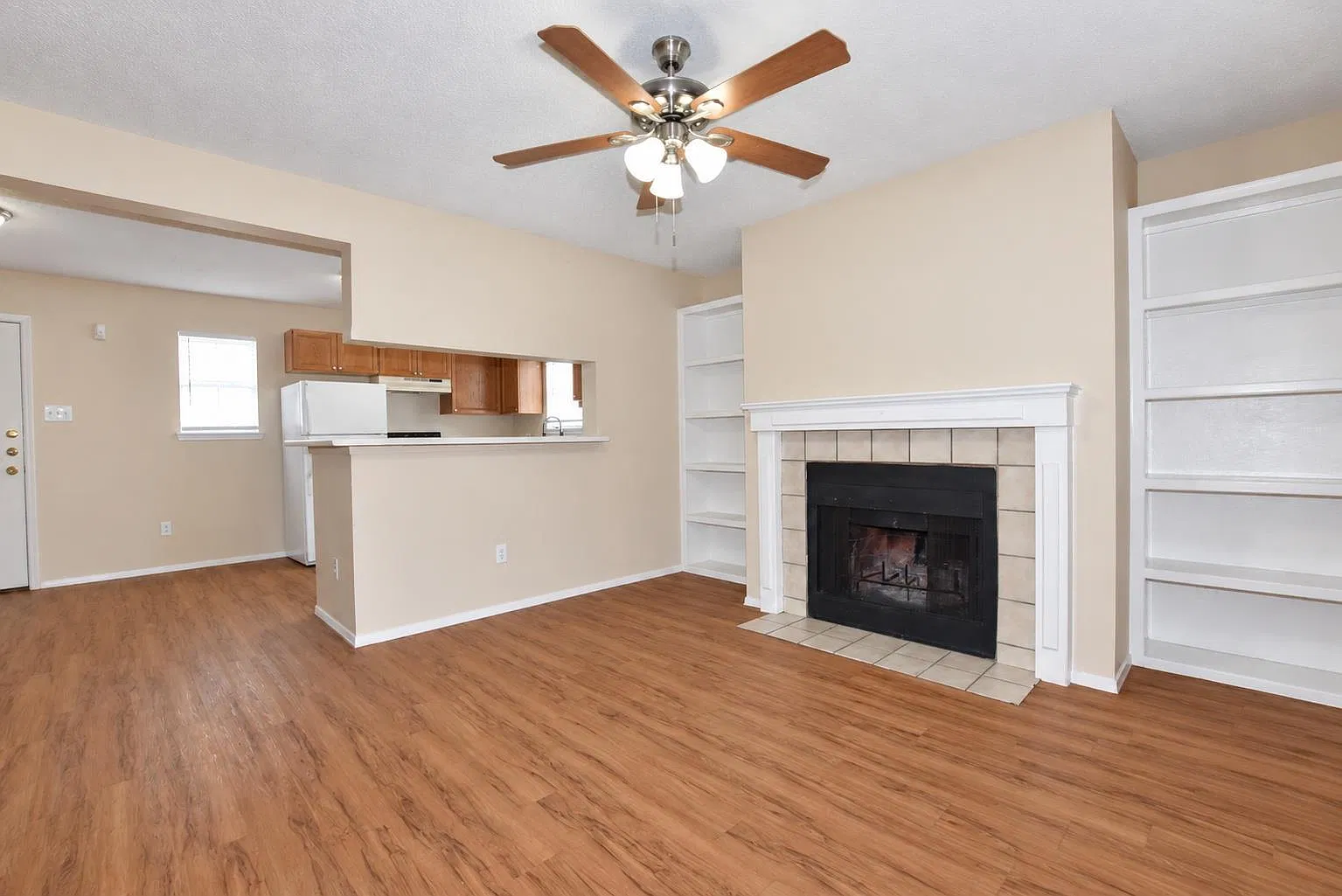 2 bed, 2.0 bath, 1020 sqft, $1,375 — Photo 3