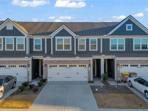 192 Salt Lake Ln, Hoschton, GA 30548