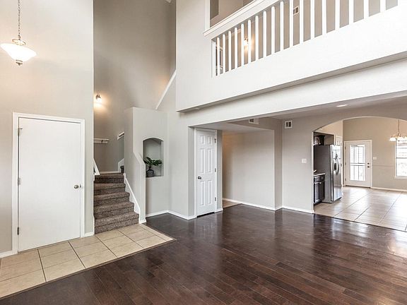 5th image of 3800 Loma Cortez Dr