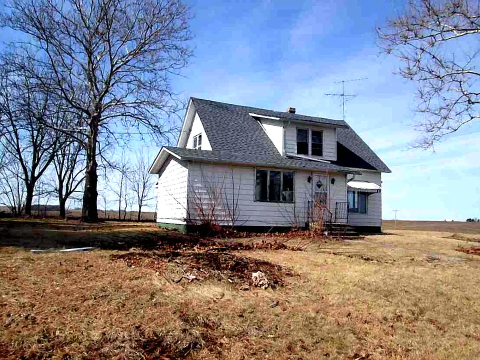 732 N Main St