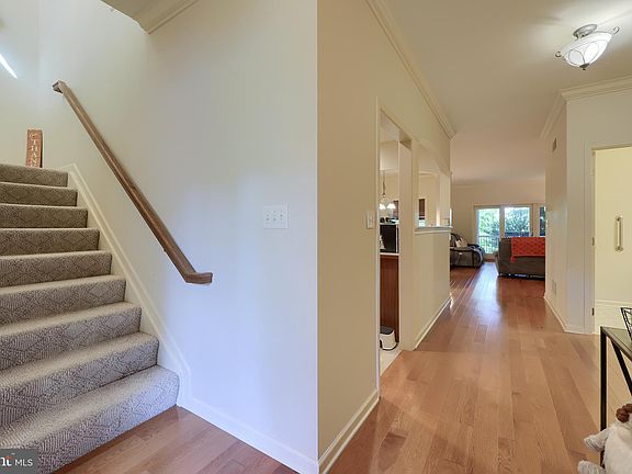 4th image of 138 Creekgate Ct