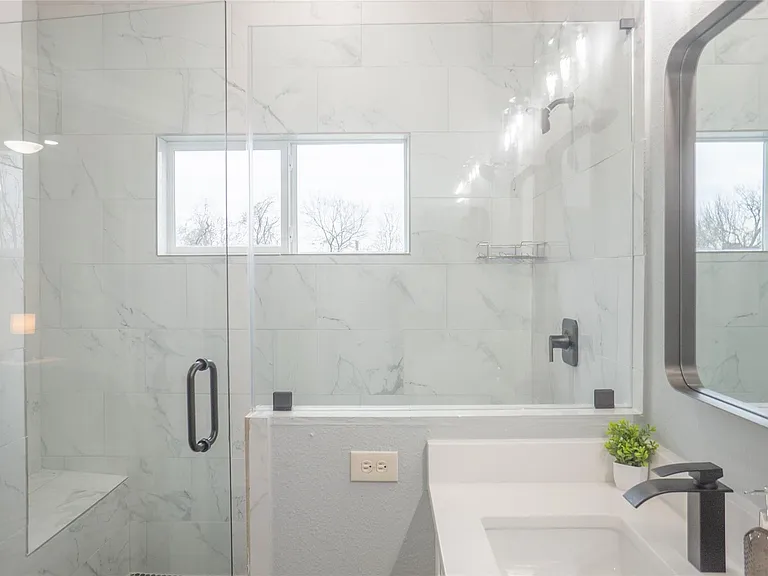 2214 Des Chaumes St — Photo 10