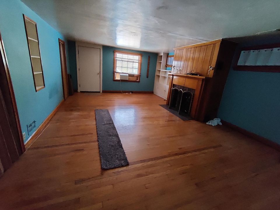 1st image of 434 W Willowview Dr #2