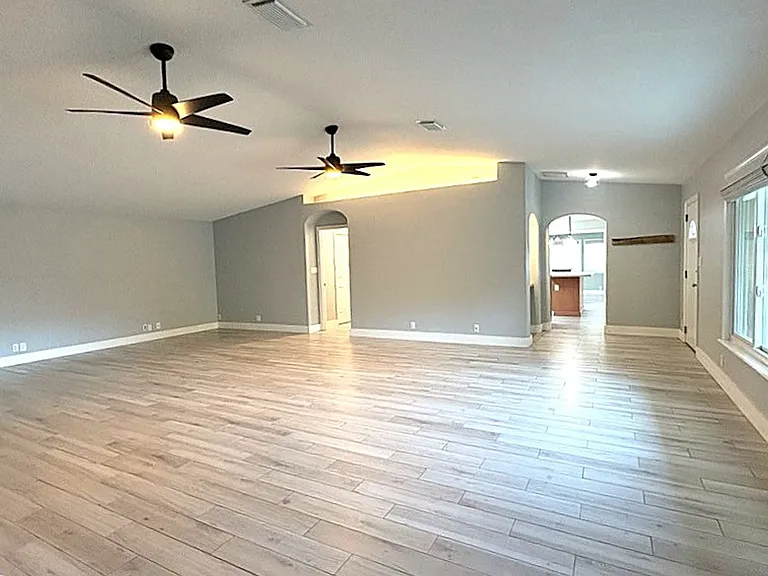 1029 Glenwood Rd — Photo 11