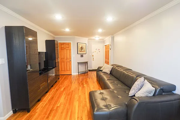 Sold by Politan Real Estate | media 4