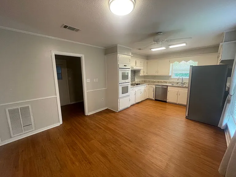 203 Cypress Dr — Photo 7