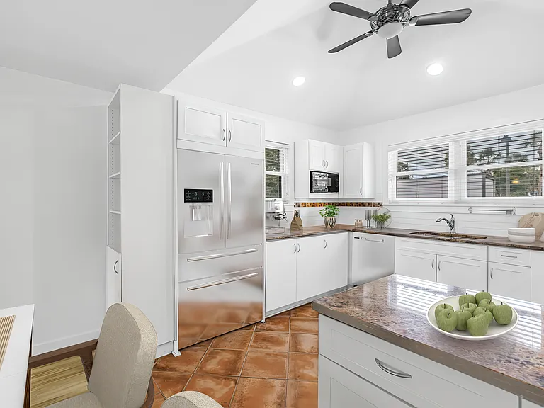 2605 Pass A Grille Way — Photo 8