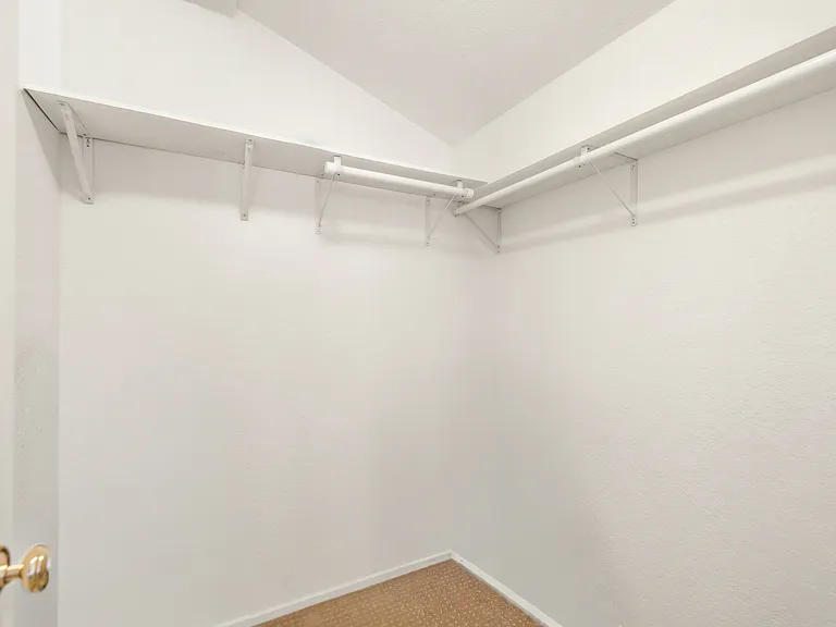 2379 Leeward Cir — Photo 33
