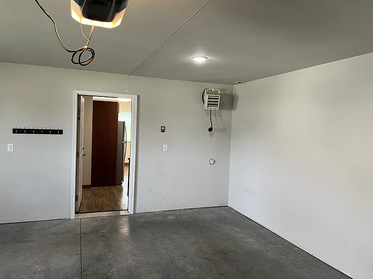 1247 Salem Dr — Photo 3