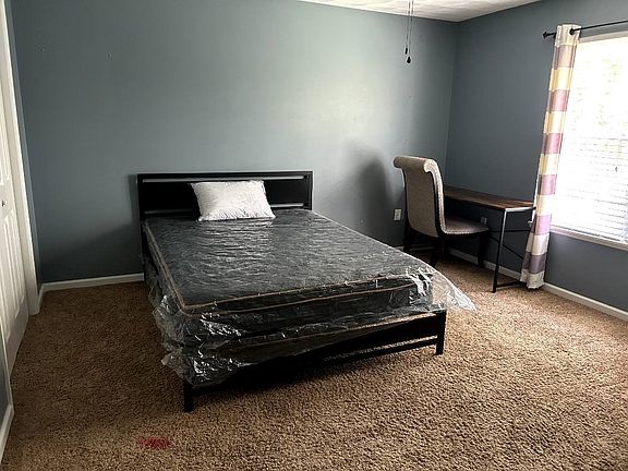 2nd image of 400 Blackbird Way