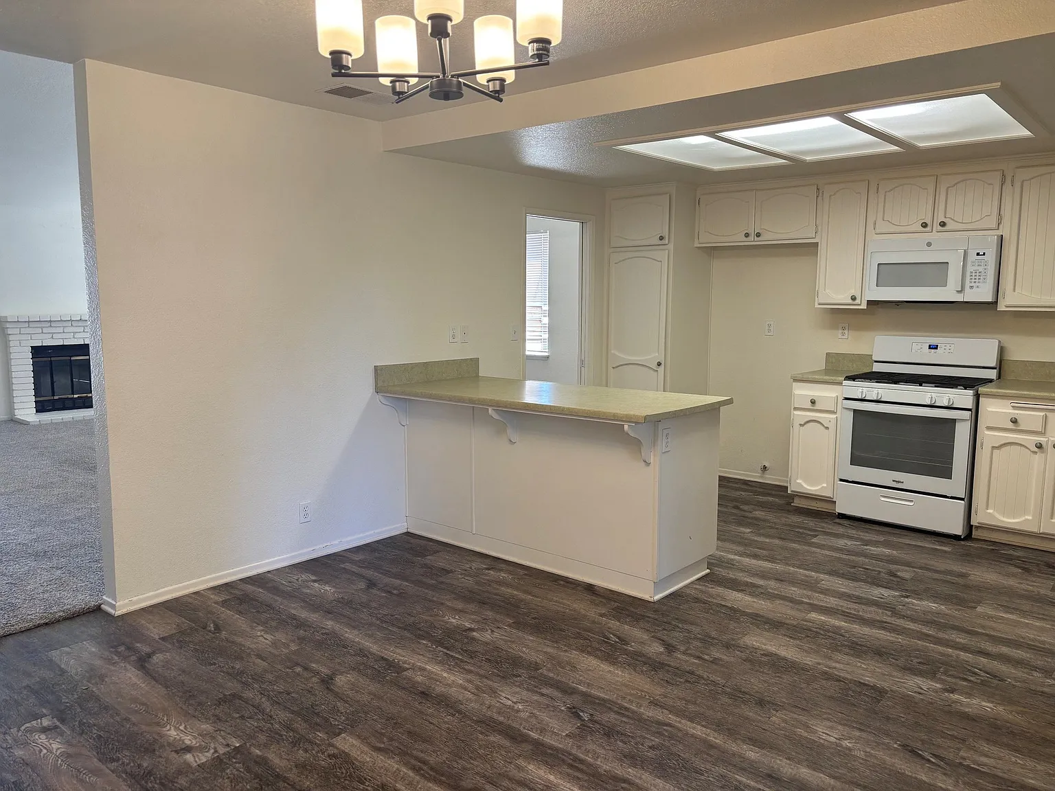Charming West Lancaster 3+2 — Photo 2