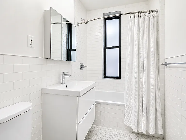441 1st St #2L — Photo 6