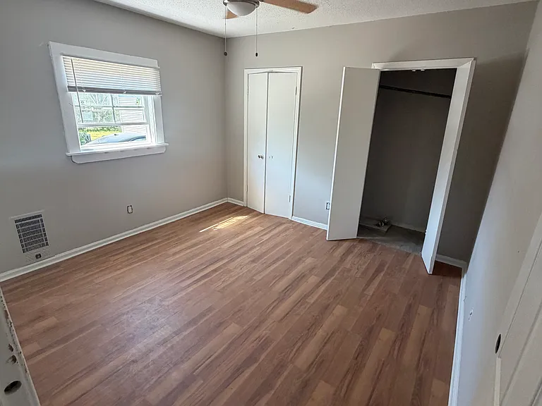 1116 Chicago Ave — Photo 10