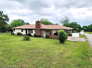 902 N Main St, Greenwood, AR 72936