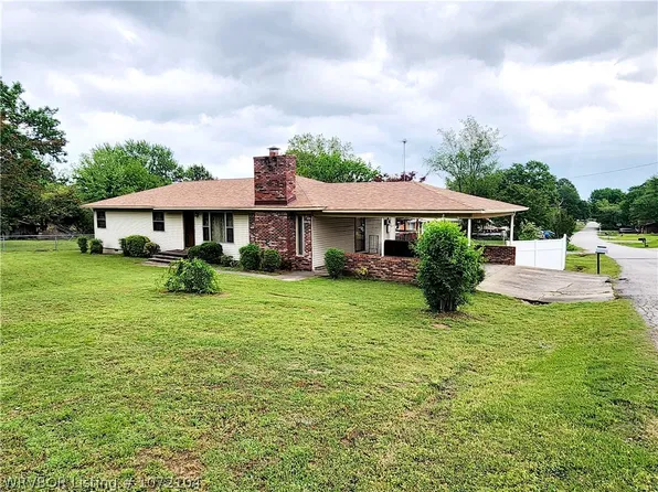 902 N Main St, Greenwood, AR 72936