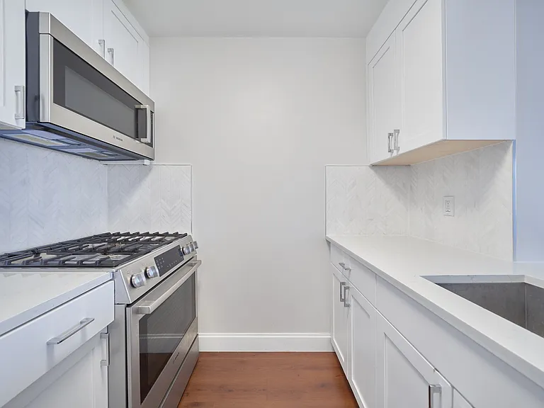160 Riverside Blvd #15P — Photo 5