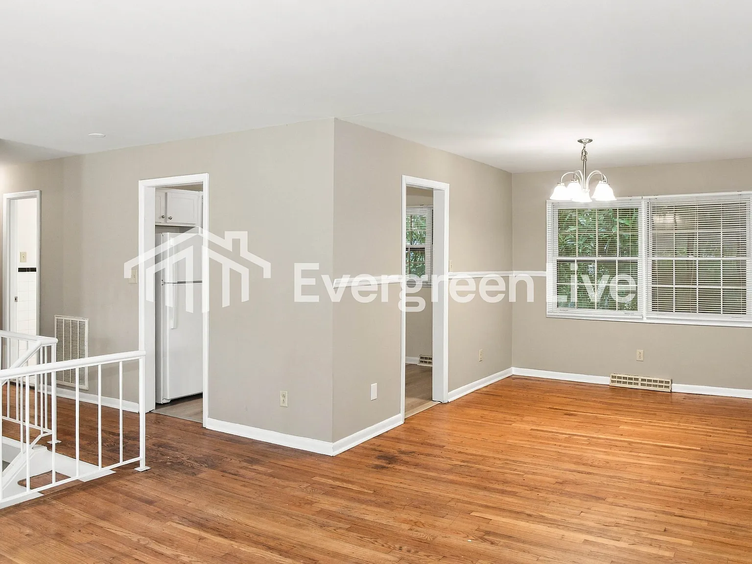 3 bed, 2.0 bath, 1690 sqft, $1,295 — Photo 3