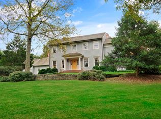 6 Lighthouse Rd, East Hampton, NY 11937