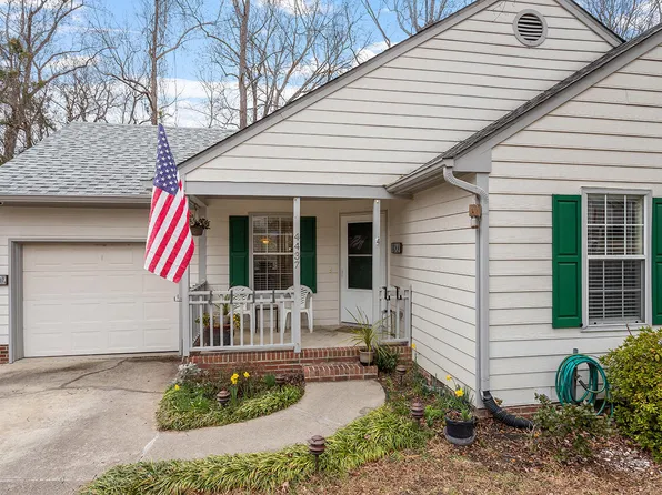 4437 Labrador Dr, Raleigh, NC 27616