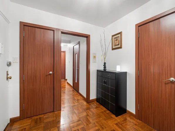 1625 Emmons Avenue image 6 of 21