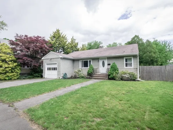 21 Salem St, Swampscott, MA 01907