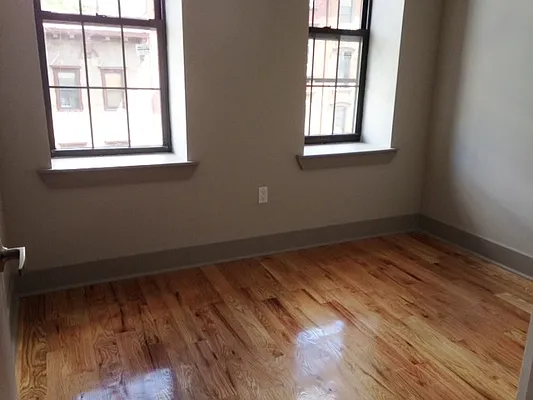 Rented by Premier Metro Realty Corp | media 33