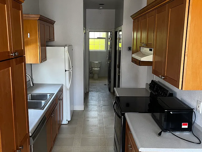 2905-2909 SE 118th Ave — Photo 9