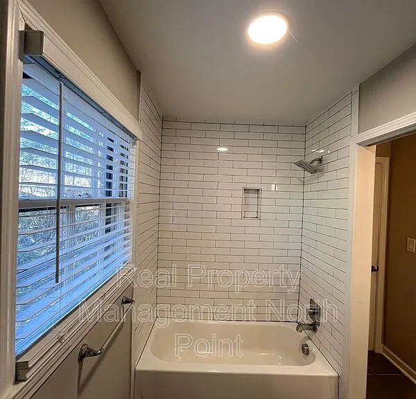 3434 Palace Ct — Photo 30