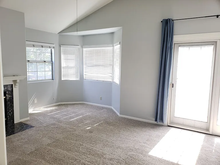 432 E Ave — Photo 15