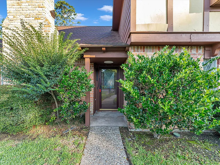 8102 Autumn Willow Dr — Photo 4