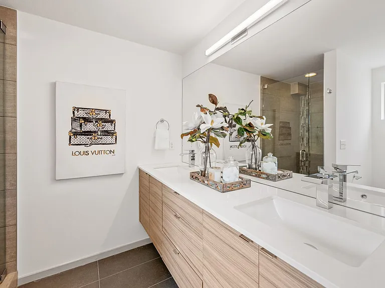 4418 Francis Ave N #B — Photo 12