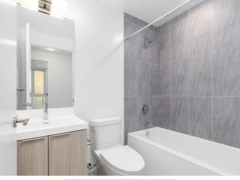 5858 Yonge St #2523 — Photo 4
