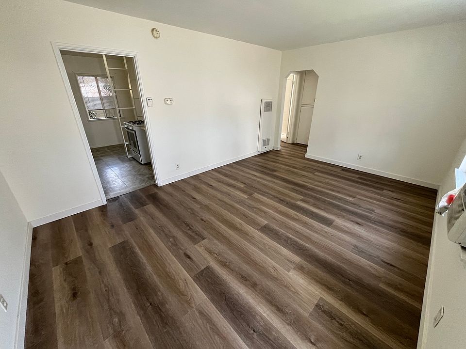 1st image of 327 Riverdale Dr #9