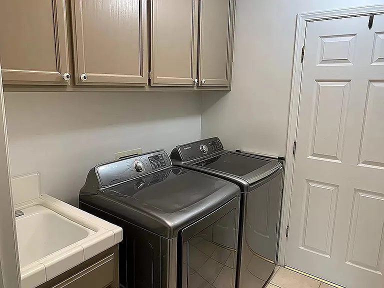 10918 Rosslyn Ln — Photo 14