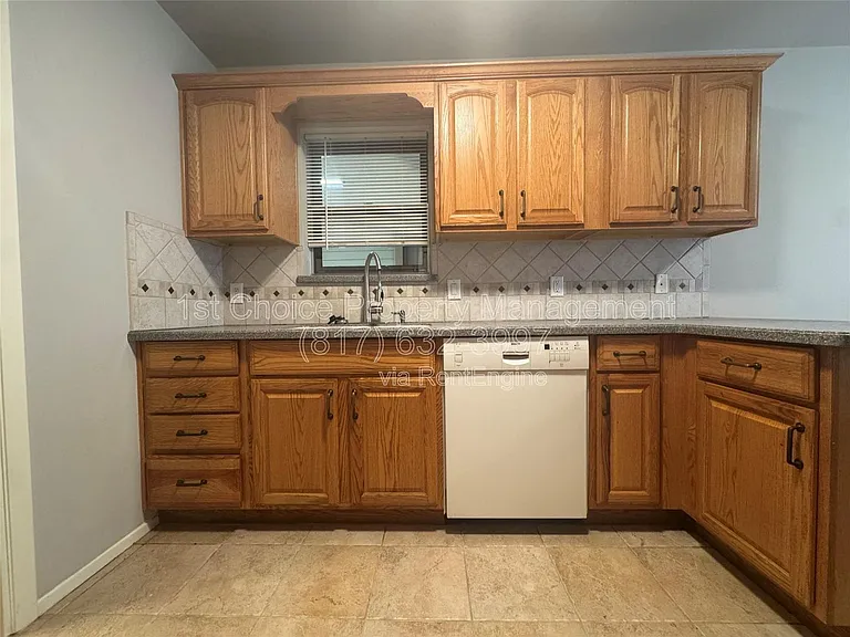 6224 Wheaton Dr #B — Photo 2