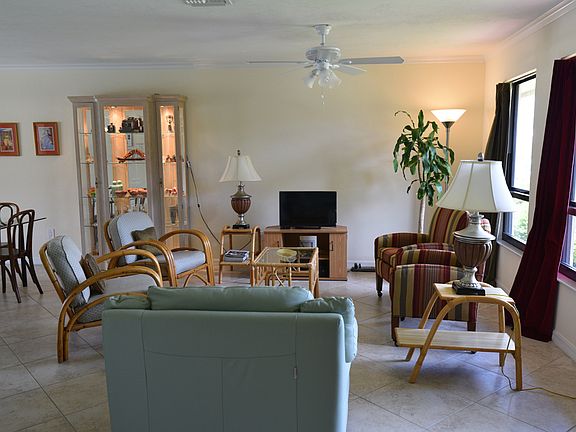 2nd image of 1860 Dogwood Dr